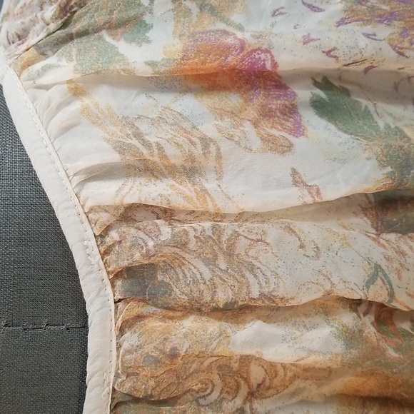 100% Silk size large flowing top, blouse, muted floral sheer sequins - Picture 4 of 12